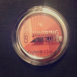 Catrice strobing blush